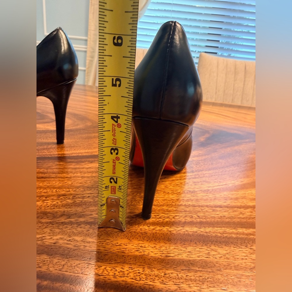 CHRISTIAN LOUBOUTIN Kid Simple 100 Black Kidskin Leather Pumps SZ39 / 8 1/2 4”H - Picture 12 of 13